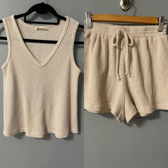 ILLA ILLA Other - ILLA ILLA Cozy Cream Waffle Knit Loungewear Tank and Shorts Set. Size Small